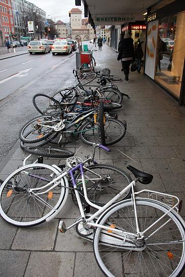 ...oder diese Fahrräder in der Zweibrückenstraße.