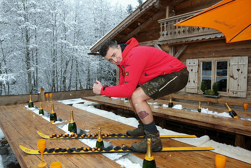 Auch auf Skiern macht der Schlager-Star eine gute Figur.
