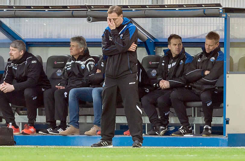 Paderborns Cheftrainer Rene Müller ist enttäuscht.