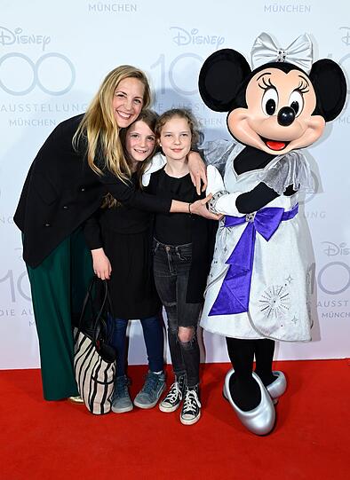 Caro Matzko mit Tochter Fanny und deren Freundin Lilly