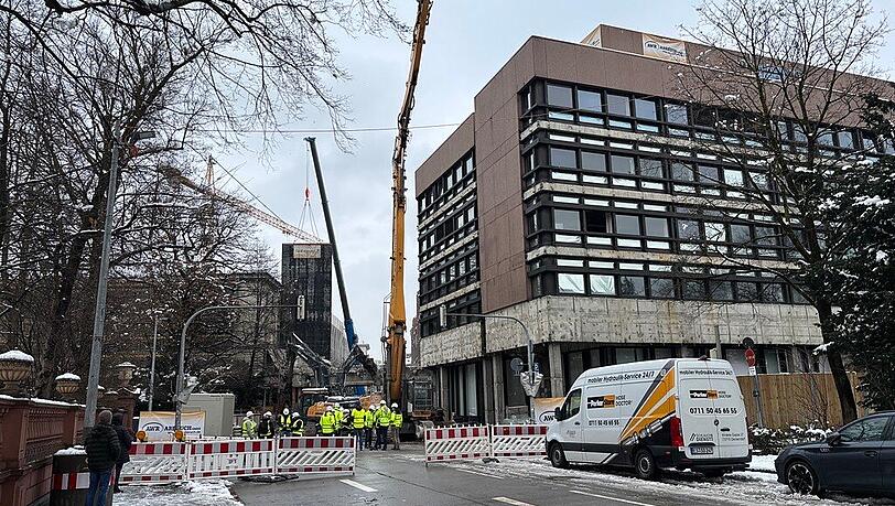 Das Versicherungskammer-Geb&auml;ude an der Maximilianstra&szlig;e wird ebenfalls abgerissen.