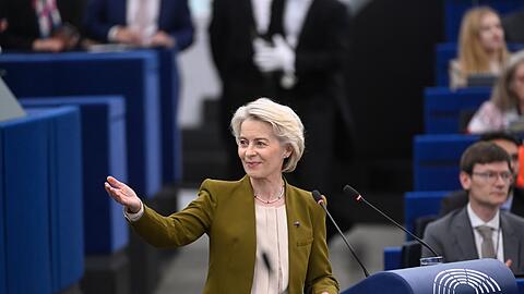 Zudem will die Deutsche gemeinsam mit den europäischen Herstellern an der Bezahlbarkeit für kleine Autos arbeiten.