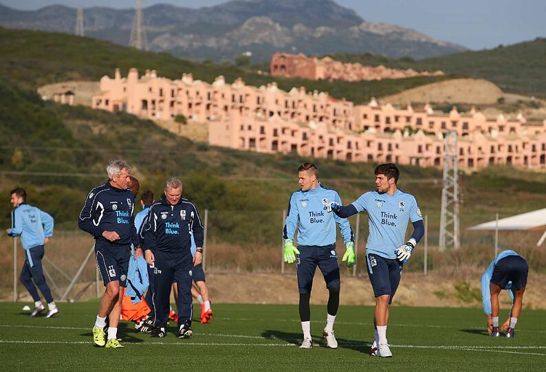 Die Löwen genießen die guten Bedingungen im Trainingslager in Estepona.