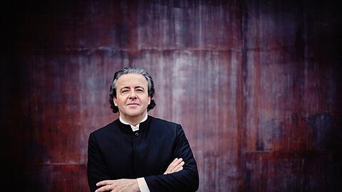 Der spanische Dirigent Juanjo Mena.