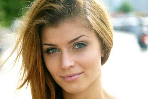 So manch einem hat die Schöne bereits den Kopf verdreht. Vor allem mit ihren großen Augen. Trotzdem: Sandra ist derzeit Single.