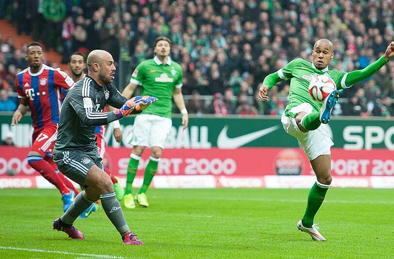 PEPE REINA: NOTE 2 Der Spanier durfte sein Pflichtspieldebüt feiern im Bayern-Tor, weil Guardiola Manuel Neuer nicht mitnahm und eine Verschnaufpause gönnte. Das Gesichtsdouble von Pep hatte seine beste Szene als er Bartels Heber übers Tor lenkte (64.).