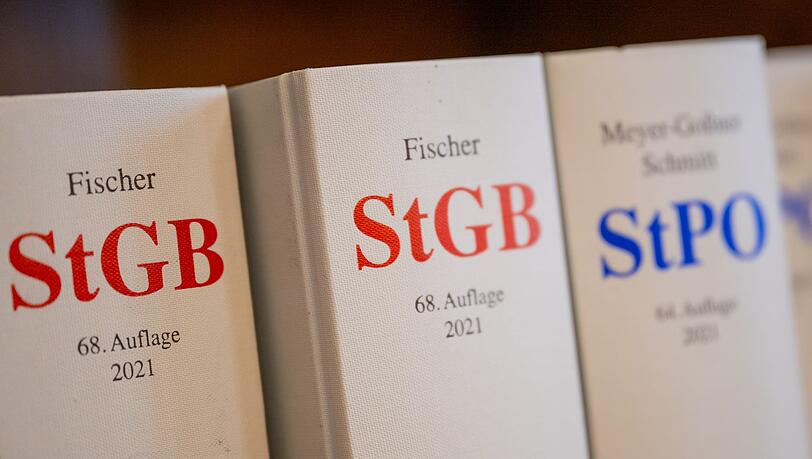 Jugendliche vor dem Gesetz: Ab 14 kann Strafmündigkeit greifen. (Symbolbild)