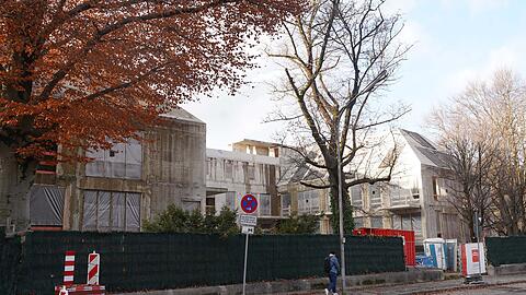 Bis 2017 war in dem Gebäude in der Scheinerstraße 3 eine Privatklinik. Bis 2017 war in dem Gebäude in der Scheinerstraße 3 eine Privatklinik.