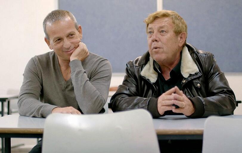 Nach dem Ende der Filmreihe war Yiftach Katzur (links, mit Zachi Noy) noch in israelischen Produktionen zu sehen, zog sich aber bald weitgehend aus dem Schauspielgeschäft zurück. Nach dem Ende der Filmreihe war Yiftach Katzur (links, mit Zachi Noy) noch in israelischen Produktionen zu sehen, zog sich aber bald weitgehend aus dem Schauspielgeschäft zurück.