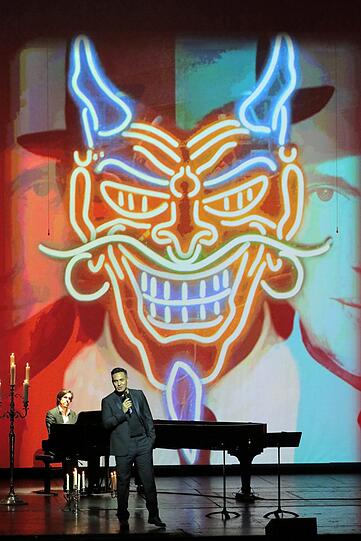 Erwin Schrott mit "Tango diablo" im Nationaltheater.