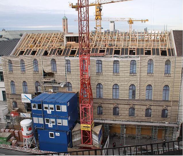 Beim Bauprojekt "Brienner Hof" wird ein altes Stadtpalais wieder hergestellt. Außerdem entstehen edle Büros und Läden.