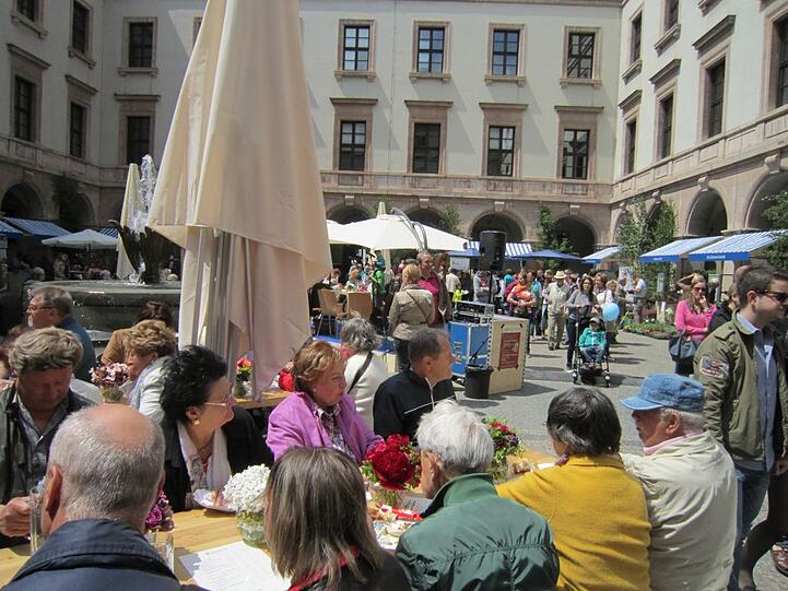 Beim Hoffest der Landwirtschaftsministeriums am vergangenen Wochenende war einiges geboten. AZ-Leser Jürgen Heusser hat Fotos gemacht. Klicken Sie sich durch die Bilderstrecke...