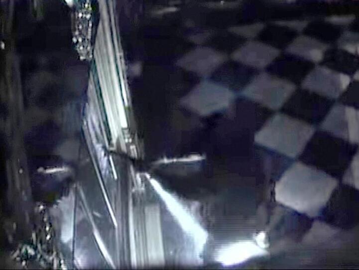 Screenshot aus einem von der Polizei Sachsen veröffentlichten Überwachungsvideo des Einbruchs im Grünen Gewölbe.