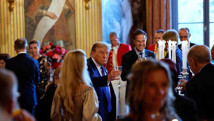 Könnte über das Schicksal der Nato entscheiden: US-Präsident Donald Trump saß beim Dinner neben König Willem-Alexander.