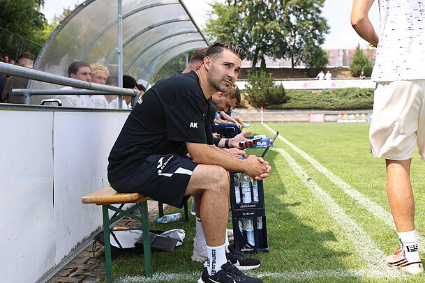 Alper Kayabunar bleibt Cheftrainer des TSV 1860. Alper Kayabunar bleibt Cheftrainer des TSV 1860.