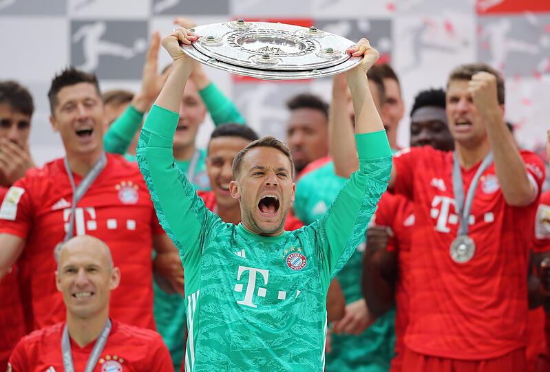 Zur Riege der Rekordchampions darf sich auch Manuel Neuer zählen: Der Bayern-Kapitän feierte seit seinem Wechsel 2011 in München zehn Meisterschaften und überholt damit Vereinslegende Franck Ribéry und zieht mit David Alaba gleich.