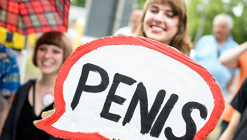 Über 130 Gruppen und mehrere Tausend Menschen nahmen heuer an der CSD-Parade durch die Münchner Innenstadt teil - wir haben die Bilder. Über 130 Gruppen und mehrere Tausend Menschen nahmen heuer an der CSD-Parade durch die Münchner Innenstadt teil - wir haben die Bilder.