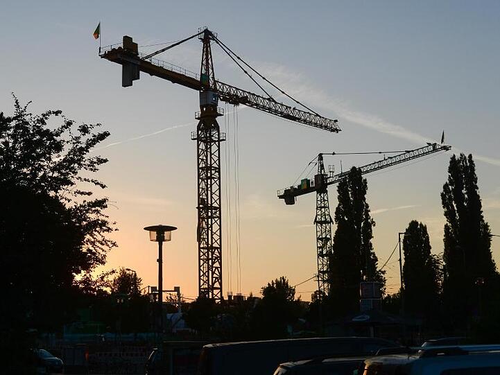 Insgesamt ist laut GTAI Deutschland ein beliebter Investitionsstandort für ausländische Unternehmen. Symbolbild: Jens Kalaene/Archiv