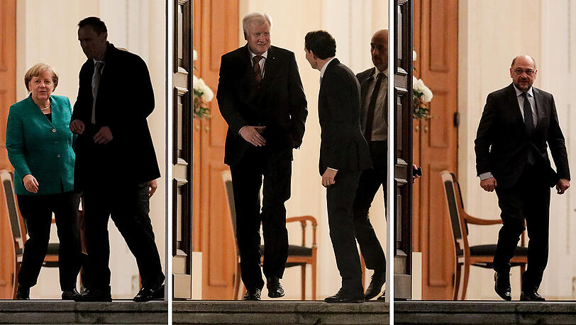 Drei Mal haben sich die Parteispitzen von Union und SPD, allen voran CDU-Vorsitzende und Kanzlerin Merkel (v.l.), CSU-Chef Seehofer und der SPD-Parteivorsitzende Schulz, schon zu Gesprächen getroffen. Drei Mal haben sich die Parteispitzen von Union und SPD, allen voran CDU-Vorsitzende und Kanzlerin Merkel (v.l.), CSU-Chef Seehofer und der SPD-Parteivorsitzende Schulz, schon zu Gesprächen getroffen.