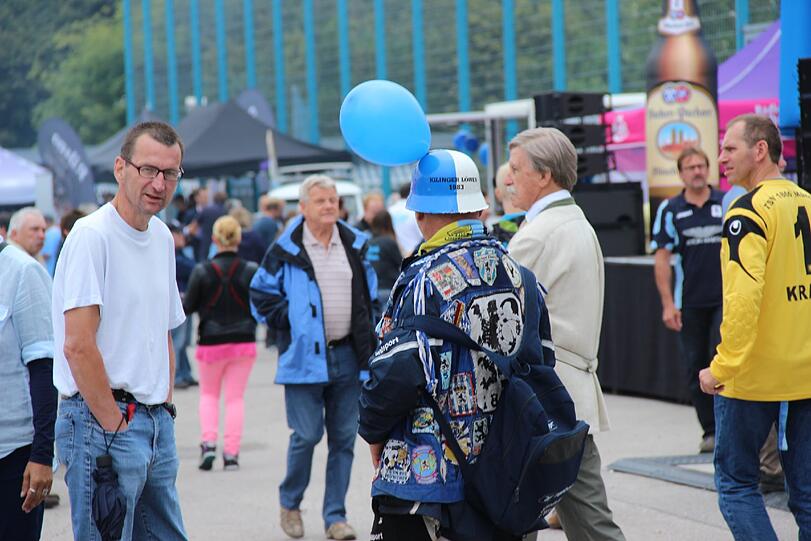 Weitere Bilder vom Löwen-Fanfest am Trainingsgelände an der Grünwalder Straße.