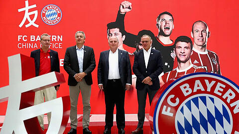 Bayerische Delegation: Vizepräsident Mayer, Vorstand Wacker, Präsident Hoeneß, Vorstandsboss Rummenigge (von links).