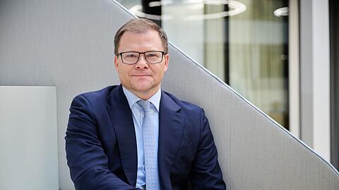 Wenn es nach Bundesumweltminister Carsten Schneider geht, bleibt die Klima-Wirkung des Heizungsgesetzes auch nach der Reform erhalten.