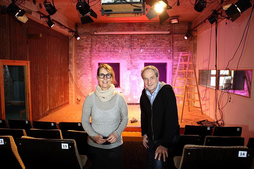Iris von Zastrow und Stefan Zimmermann in ihrem Hoftheater.