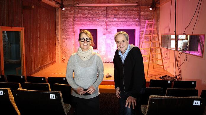 Iris von Zastrow und Stefan Zimmermann in ihrem Hoftheater.