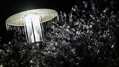 Der DWD erwartet weiter einen Mix aus Regen und Schnee.