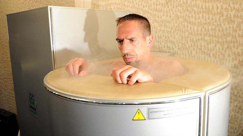 Ab in die Kältekabine: Ribéry im Juni 2012 bei der französischen Nationalelf; Vorbereitung auf die EM.