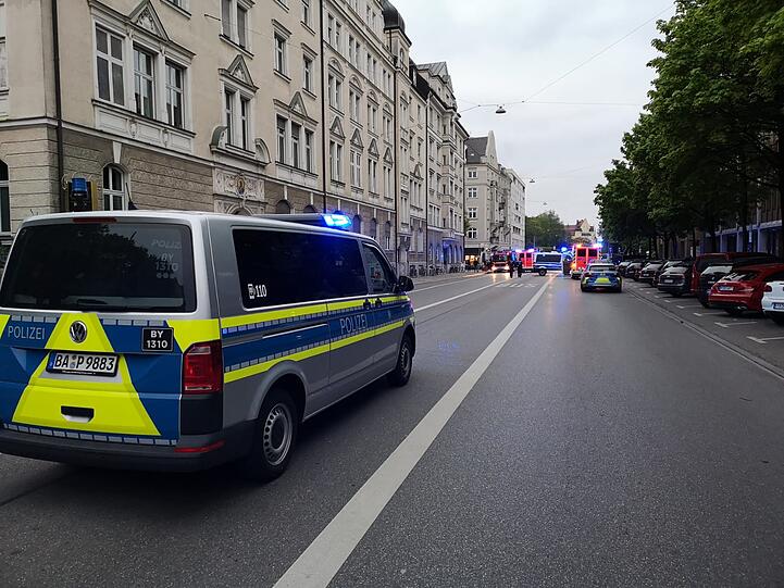 In diesem Haus in der Kapuzinerstraße brennt es am Donnerstagabend.