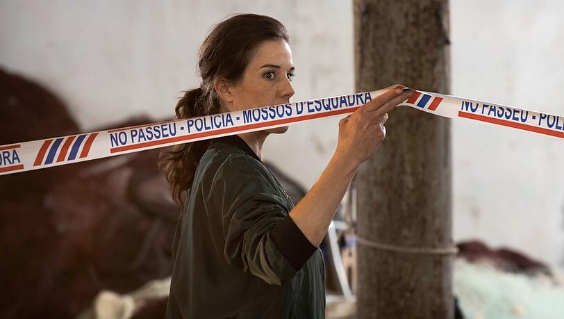 "Der Barcelona-Krimi: Der Riss in allem": Kommissarin Fina Valent (Anne Schäfer) besichtigt den Tatort.