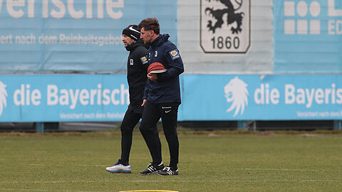 Interimstrainer Günther Gorenzel (l.) und Assistent Stefan Reisinger leiten aktuell das Training der Löwen. Wer folgt auf Gorenzel?
