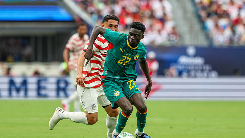 Bayern-Juwel Bara Sapoko Ndiaye bei seinem Länderspiel-Debüt gegen die USA. Bayern-Juwel Bara Sapoko Ndiaye bei seinem Länderspiel-Debüt gegen die USA.