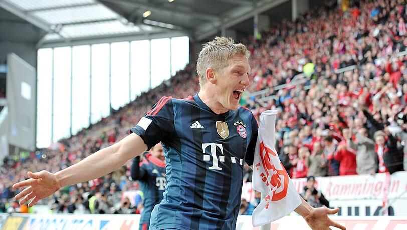 Bastian Schweinsteiger jubelt nach dem Treffer zum 1:0 für den FC Bayern München im Spiel bei Mainz 05. Bastian Schweinsteiger jubelt nach dem Treffer zum 1:0 für den FC Bayern München im Spiel bei Mainz 05.