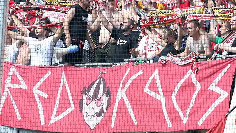 Um ein solches Banner der Ultra-Gruppierung "Red Kaos" ging es.