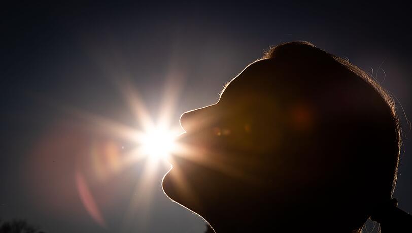 Über die Haut wird ein Großteil von Vitamin D im Körper gebildet. (Symbolbild) Über die Haut wird ein Großteil von Vitamin D im Körper gebildet. (Symbolbild)