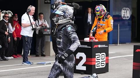 Im Vollsprint in die Jubeltraube: Japan-Sieger Kimi Antonelli.