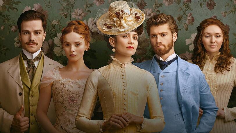 Die Hauptfiguren der Serie "The Forsytes - Familie verpflichtet" (v.l.): Soames Forsyte (Joshua Orpin), Irene Heron (Millie Gibson), Frances Forsyte (Tuppence Middleton), Jo Forsyte Jr. (Danny Griffin) und Louisa Byrne (Eleanor Tomlinson). Die Hauptfiguren der Serie "The Forsytes - Familie verpflichtet" (v.l.): Soames Forsyte (Joshua Orpin), Irene Heron (Millie Gibson), Frances Forsyte (Tuppence Middleton), Jo Forsyte Jr. (Danny Griffin) und Louisa Byrne (Eleanor Tomlinson).