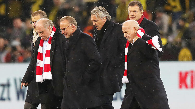 Niedergeschlagen: die Bayern-Bosse um Uli Hoeneß.