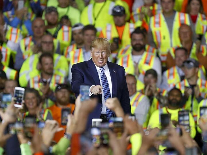US-Präsident Donald Trump spricht auf der Ethylen-Cracker-Anlage von Shell in Pennsylvania. Kritiker behaupten, dass die Anlage der größte Luftverschmutzer im Westen des US-Bundesstaats sein wird.