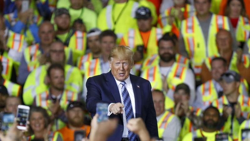US-Präsident Donald Trump spricht auf der Ethylen-Cracker-Anlage von Shell in Pennsylvania. Kritiker behaupten, dass die Anlage der größte Luftverschmutzer im Westen des US-Bundesstaats sein wird.