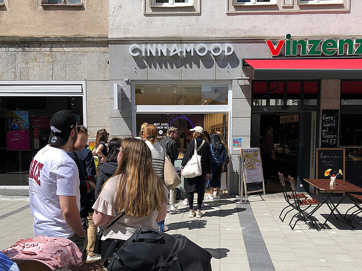 Am Donnerstagnachmittag musste man rund eine Viertelstunde warten, am Eröffnungswochenende dürfte es mit Sicherheit länger gedauert haben.