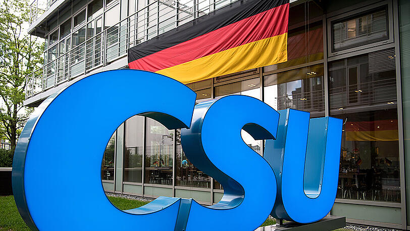 "Deine CSU" - Mit einem außergewöhnlichen Antwortschreiben auf einen offenen Brief eines Journalisten lässt die CSU aufhorchen. "Deine CSU" - Mit einem außergewöhnlichen Antwortschreiben auf einen offenen Brief eines Journalisten lässt die CSU aufhorchen.