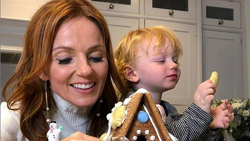 Geri Horner backt zusammen mit Söhnchen Montague Geri Horner backt zusammen mit Söhnchen Montague