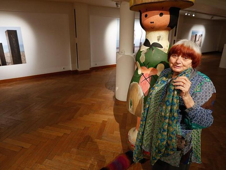 Agnes Varda in ihrer Ausstellung "Patates & compagnie" in Brüssel.