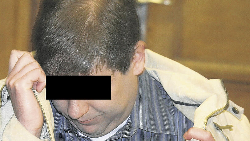Der angeklagte Anlageberater Thomas H.(34): Meist samstags brannten die Mülltonnen in seinem Wohnviertel Nürnberg-Schniegling. Foto: bp Der angeklagte Anlageberater Thomas H.(34): Meist samstags brannten die Mülltonnen in seinem Wohnviertel Nürnberg-Schniegling. Foto: bp