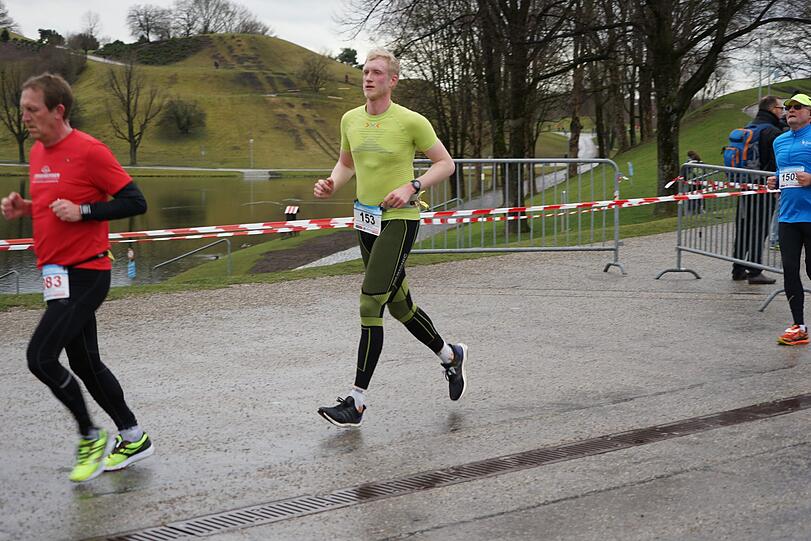 Noch einmal einen Winterlauf mit rund 1000 Teilnehmern gab es am Samstag im Olympiapark. Hier die besten Bilder.
