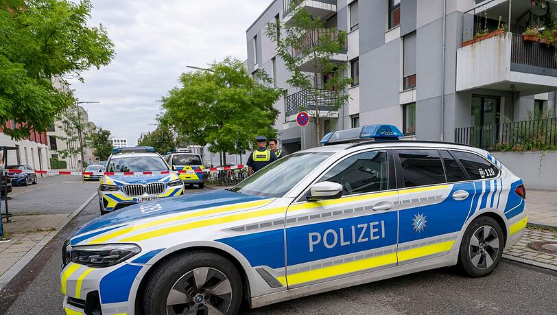 Bei einer Wohnungsdurchsuchung kam eine Schusswaffe zum Einsatz.