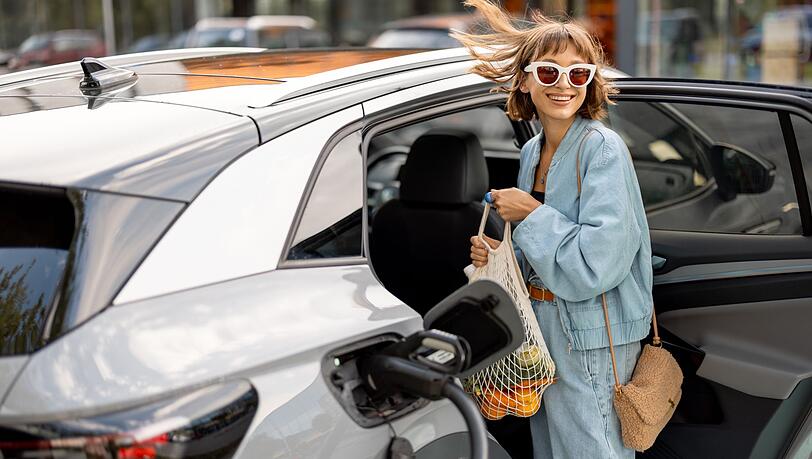 Laut einer neuen Umfrage würden 94 Prozent der E-Auto-Fahrer würden wieder elektrisch kaufen. Laut einer neuen Umfrage würden 94 Prozent der E-Auto-Fahrer würden wieder elektrisch kaufen.